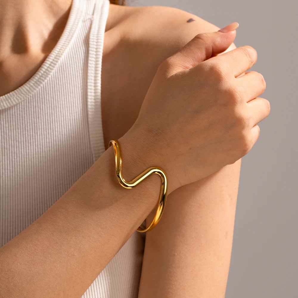LuxeCuffs Bracelet